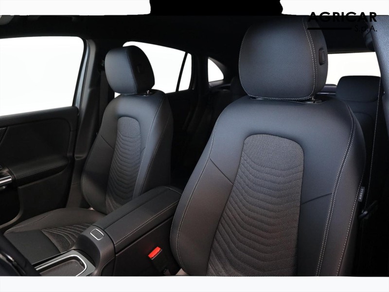 7 - Mercedes GLA 180 d progressive advanced 8g-dct