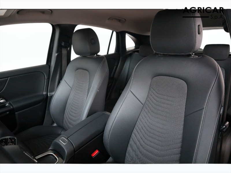 7 - Mercedes GLA 180 d advanced 8g-dct