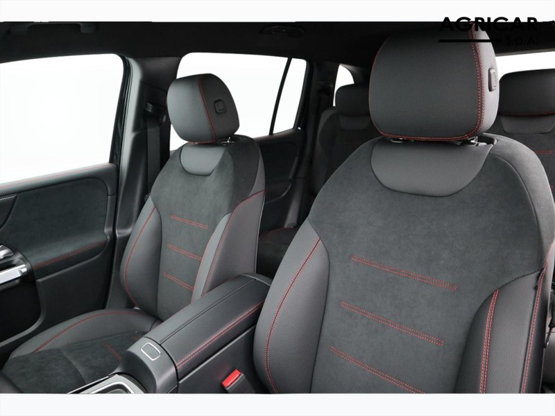 7 - Mercedes GLB 200 d amg line premium 4matic 8g-dct