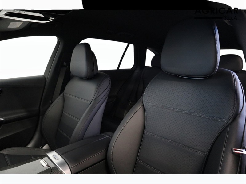 7 - Mercedes Classe C station wagon 300 de plug in hybrid travel edition 4matic 9g-tronic