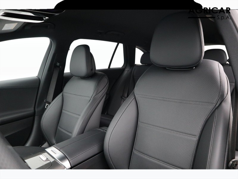 7 - Mercedes Classe C station wagon 300 de plug in hybrid travel edition 4matic 9g-tronic