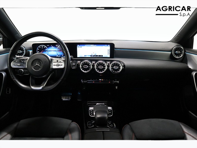 13 - Mercedes Classe A sedan 180 d premium 7g-dct