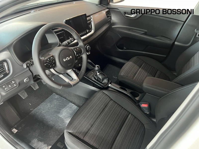 7 - Kia Stonic 1.2 mpi gpl 78cv style special edition