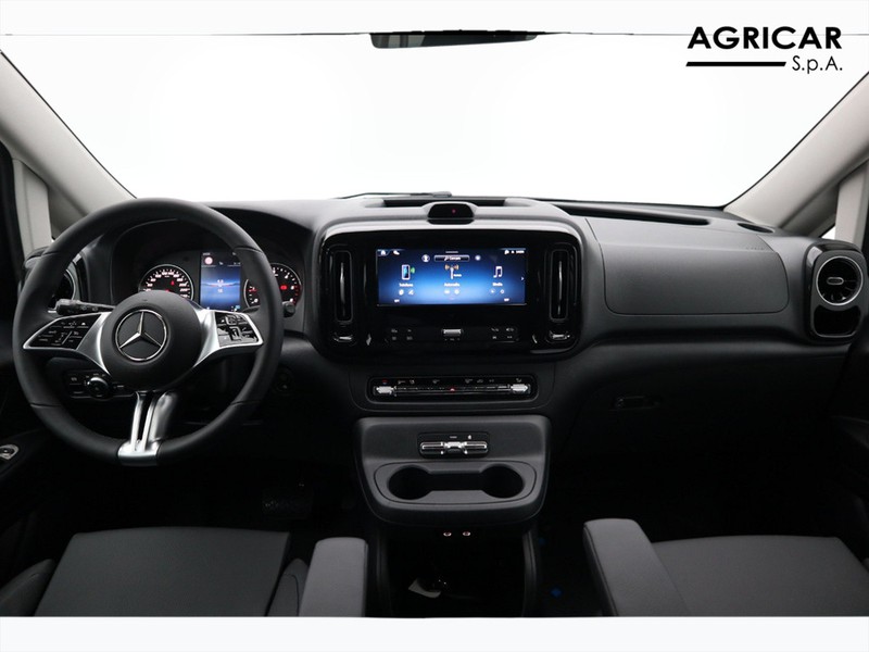 13 - Mercedes Vans Vito mixto 114 cdi long select 4x4 9g-tronic