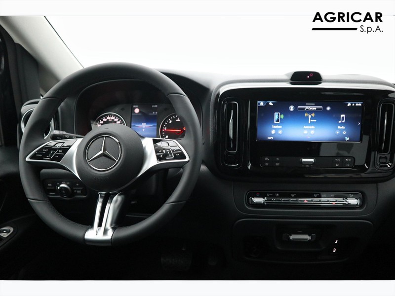 13 - Mercedes Vans Vito 116 cdi extralong tourer select auto my20