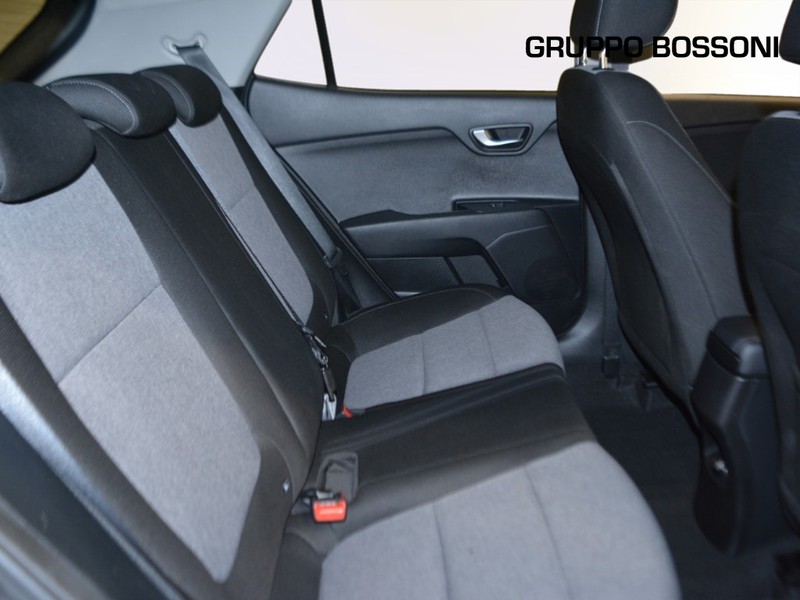 7 - Kia Stonic 1.2 mpi 79cv style