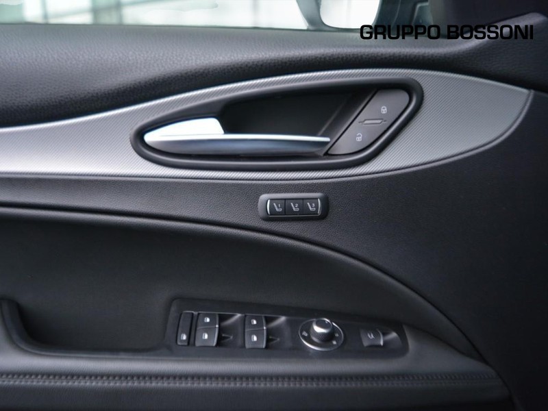 13 - Alfa Romeo Stelvio 2.2 turbo 210cv veloce q4 at8