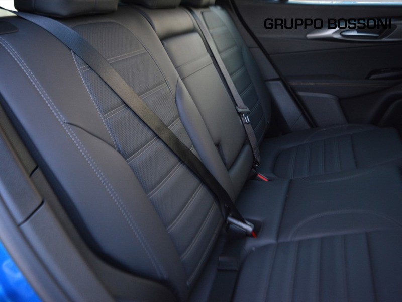 7 - Alfa Romeo Tonale 1.5 hybrid 160cv veloce tct7