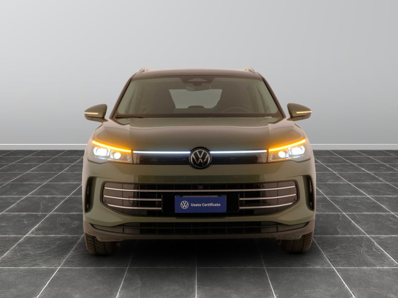 49 - Volkswagen Tiguan 1.5 etsi act 150cv elegance dsg