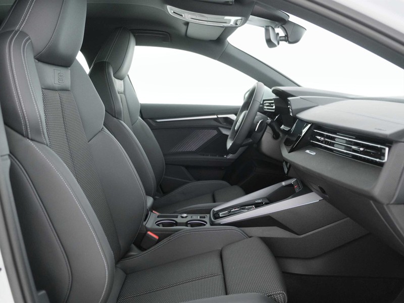 31 - Audi A3 sedan 2.0 tdi 150cv s line edition s tronic