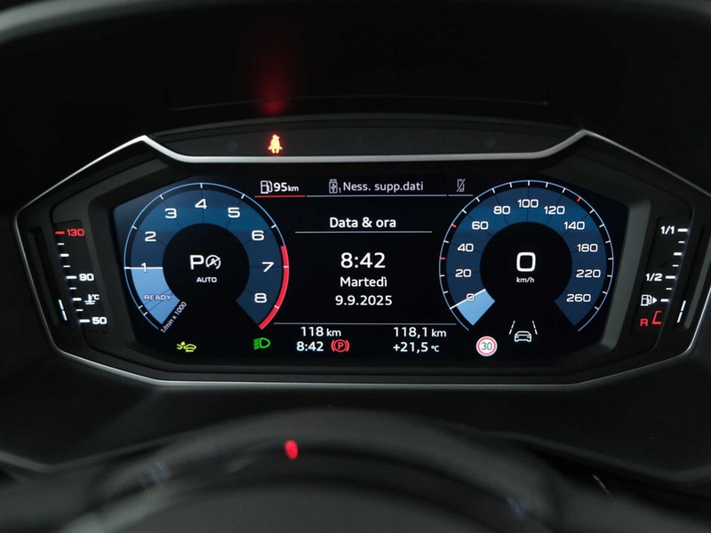 13 - Audi A1 allstreet 30 1.0 tfsi 116cv business s tronic