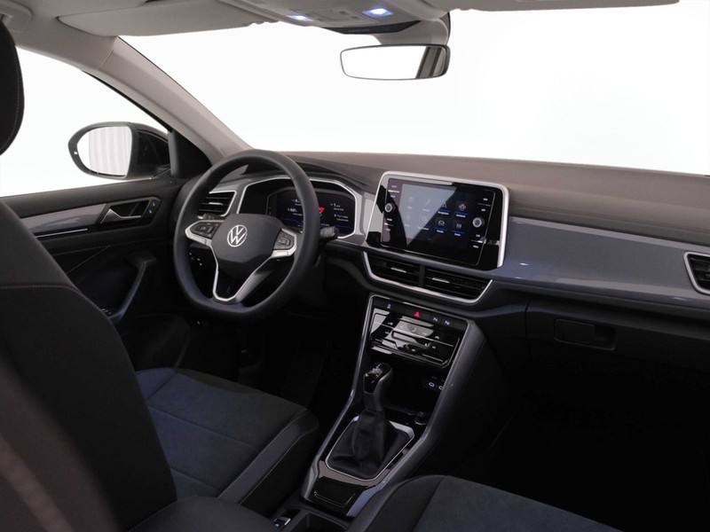 7 - Volkswagen T-Roc 1.5 tsi act style dsg