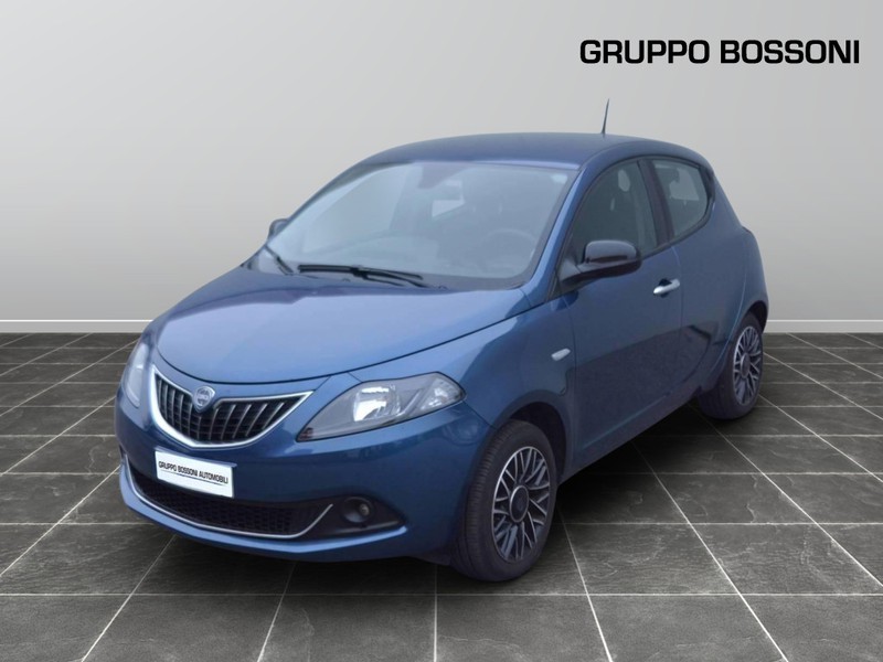 1 - Lancia Ypsilon 1.0 firefly hybrid 70cv platino s&s