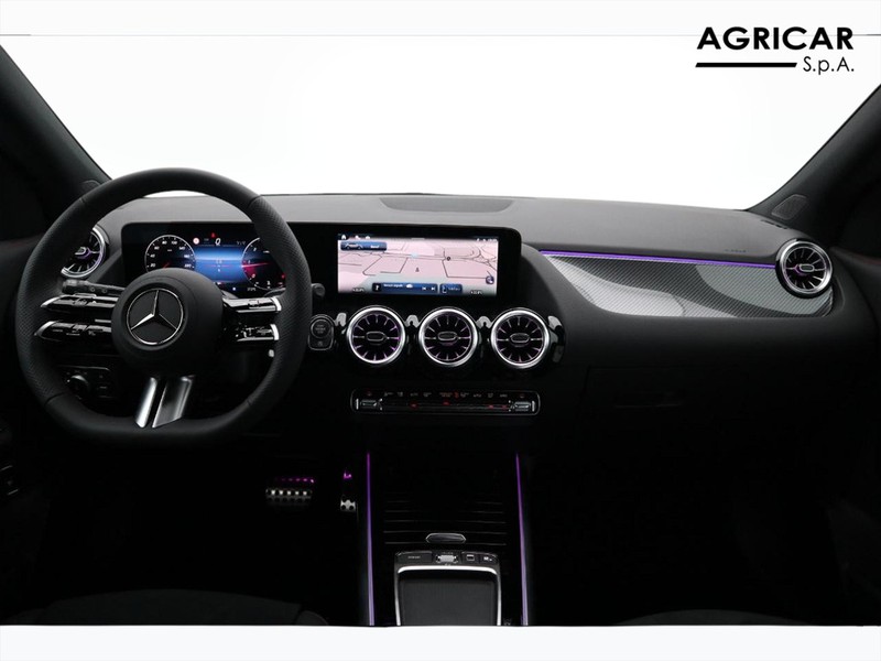 13 - Mercedes GLA 200 d amg line premium 4matic 8g-dct