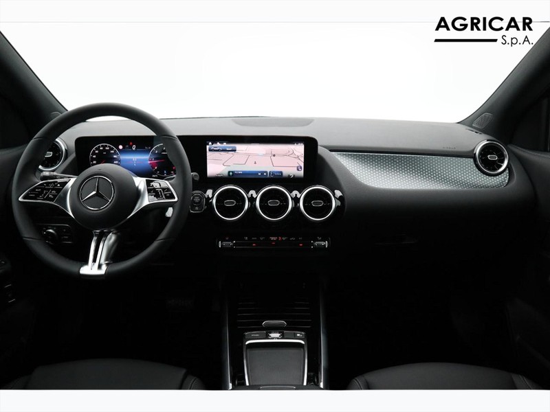 13 - Mercedes GLA 180 d progressive advanced 8g-dct