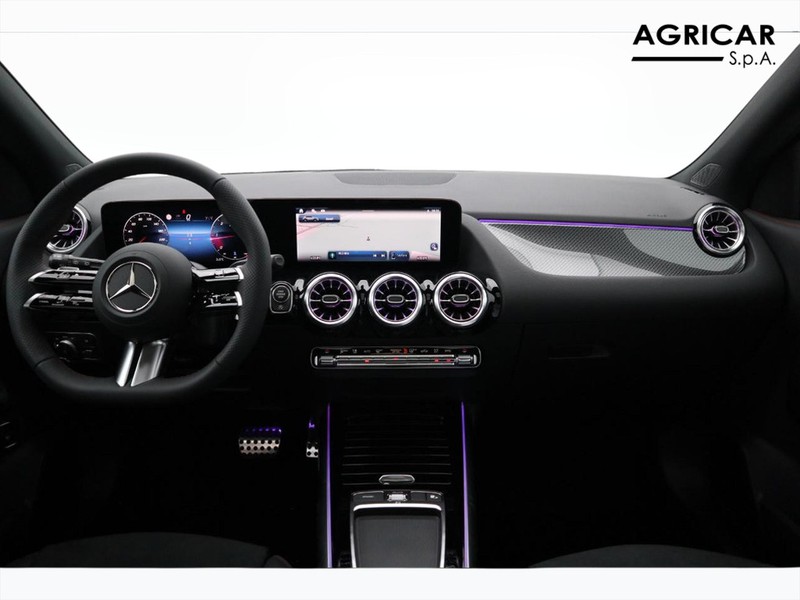 13 - Mercedes GLA 200 d amg line premium 4matic 8g-dct