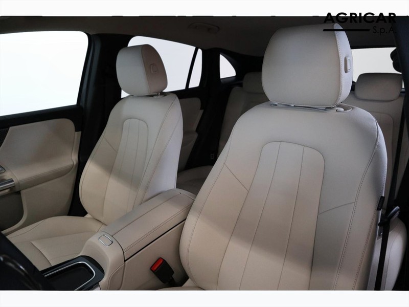 7 - Mercedes GLA 180 d progressive advanced 8g-dct