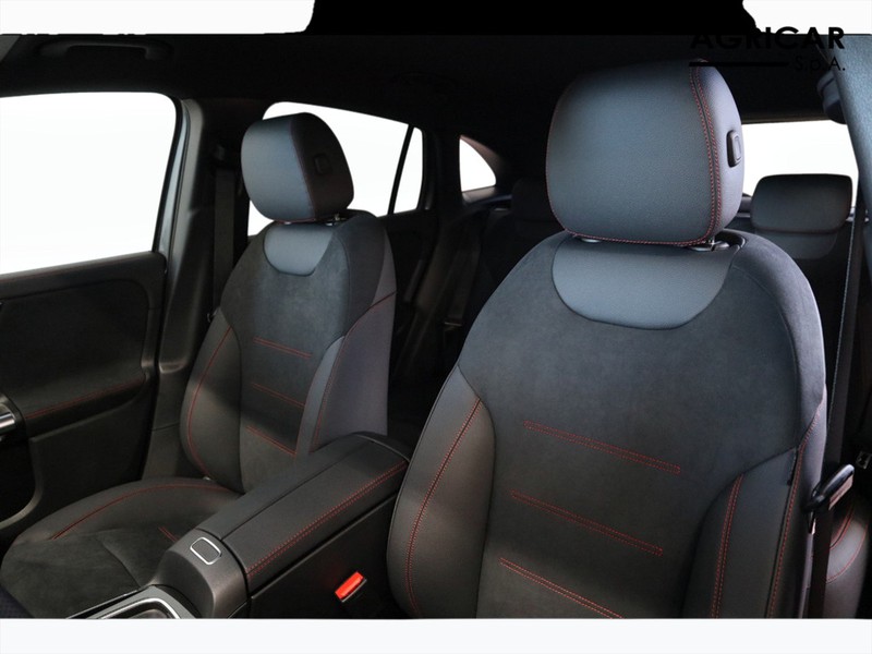 7 - Mercedes GLA 200 d amg line premium 8g-dct