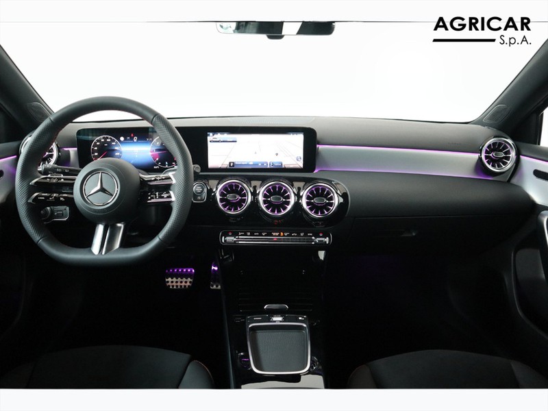 13 - Mercedes Classe A 180 d amg line premium speedshift dct amg 8g