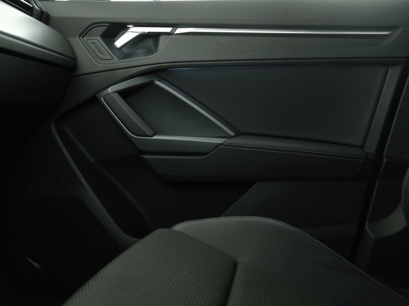 13 - Audi Q3 sportback 35 2.0 tdi s line edition s tronic