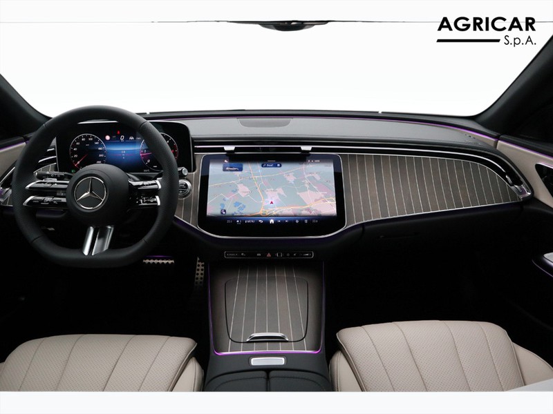 13 - Mercedes Classe E station wagon 220 d amg line advanced 4matic 9g-tronic