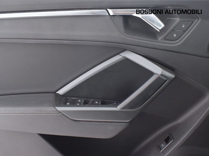 13 - Audi Q3 sportback 35 2.0 tdi s line edition s tronic