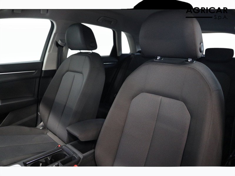 7 - Audi Q3 35 2.0 tdi business s tronic