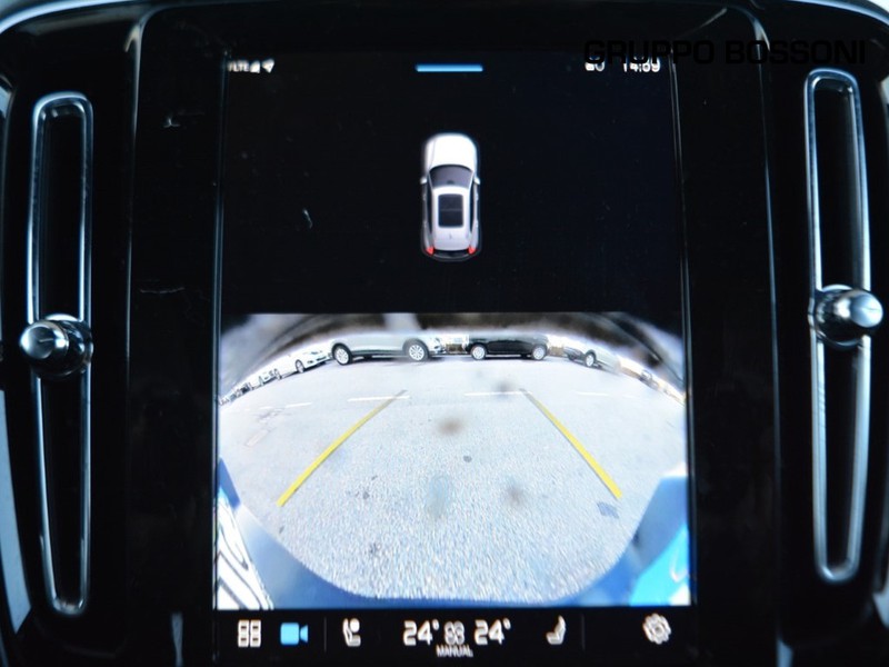 19 - Volvo XC40 2.0 b3 core automatico