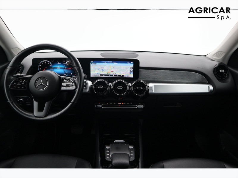 13 - Mercedes GLB 180 d business 8g-dct