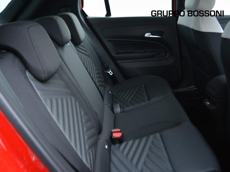 7 - Fiat 600 1.2 hybrid 145cv icon