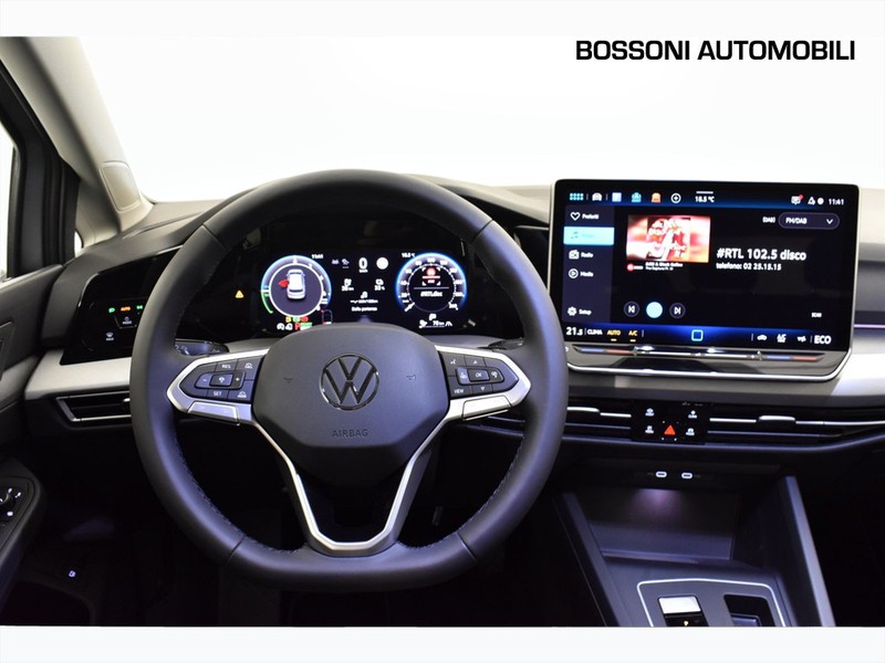 7 - Volkswagen Golf 1.5 tsi ehybrid 204cv edition plus dsg