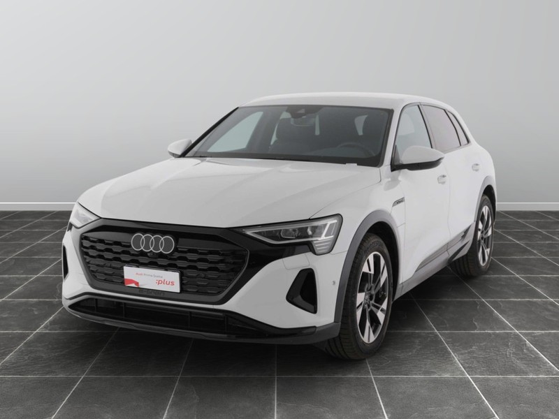 1 - Audi Q8 e-tron 50 business advanced quattro