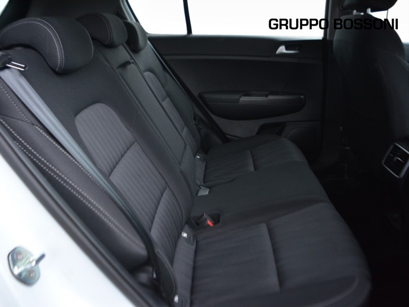 7 - Kia Sportage 1.6 crdi 115cv business class 2wd