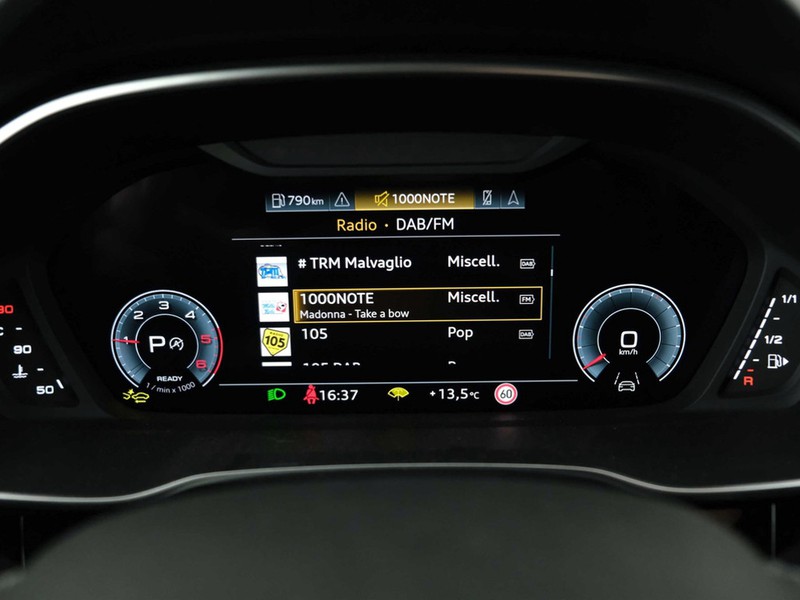 19 - Audi Q3 35 2.0 tdi s line edition s tronic