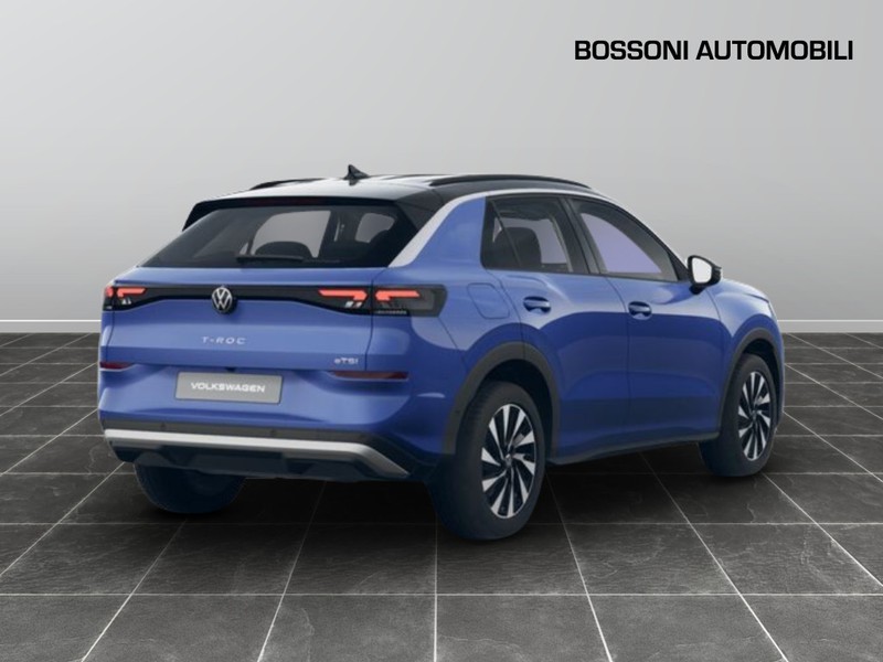7 - Volkswagen T-Roc 1.5 etsi act 115cv life dsg