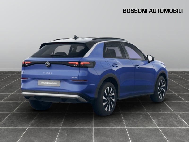 7 - Volkswagen T-Roc 1.5 etsi act 115cv life dsg