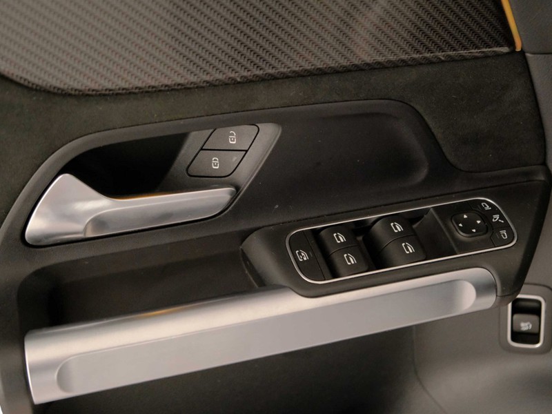 25 - Mercedes GLB 200 d premium 4matic 8g-dct