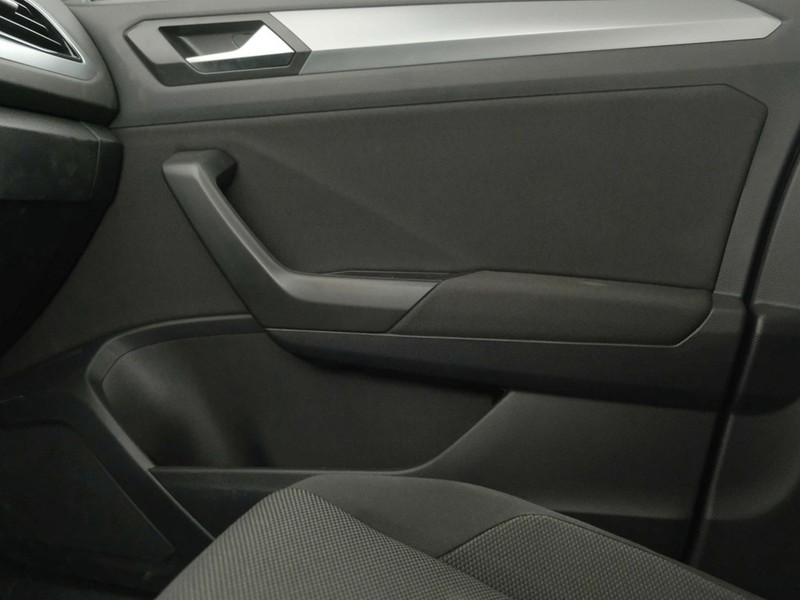 31 - Volkswagen T-Roc 1.5 tsi act edition plus dsg