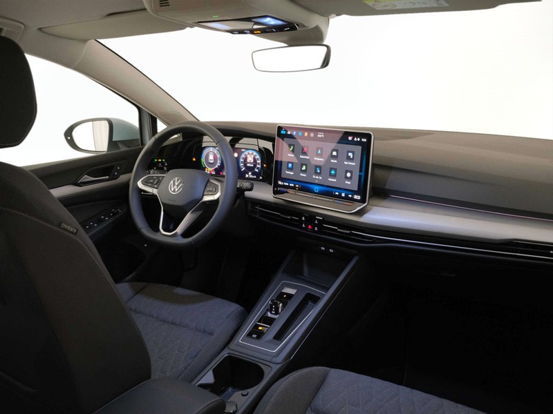 7 - Volkswagen Golf 1.5 tsi ehybrid 204cv edition plus dsg