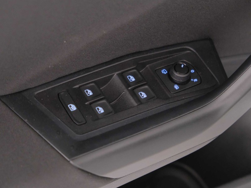 25 - Volkswagen T-Roc 1.0 tsi 115cv edition plus