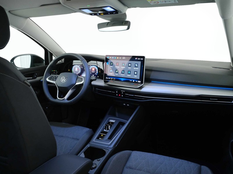 7 - Volkswagen Golf 1.5 tsi ehybrid 204cv edition plus dsg