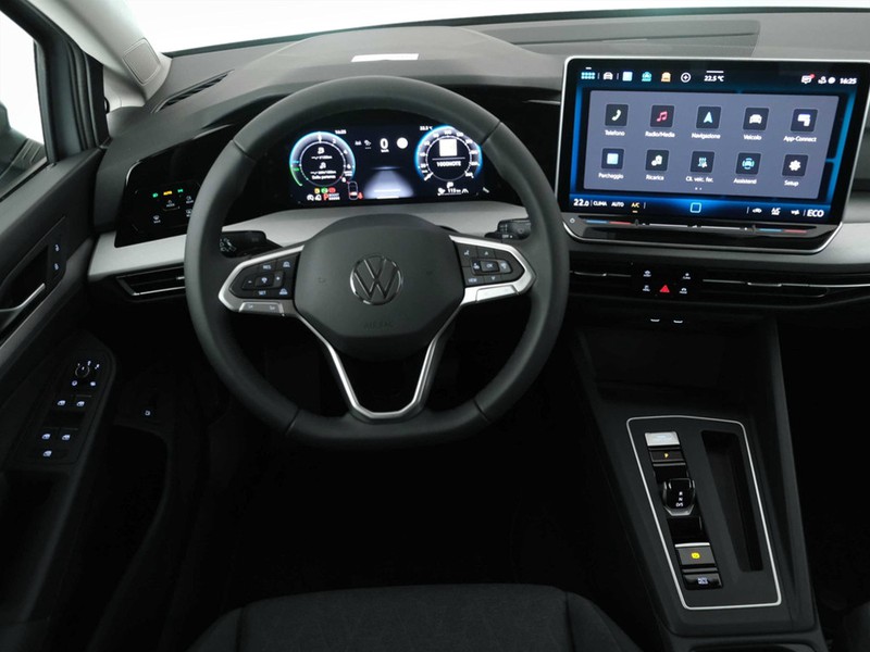 7 - Volkswagen Golf 1.5 tsi ehybrid 204cv edition plus dsg