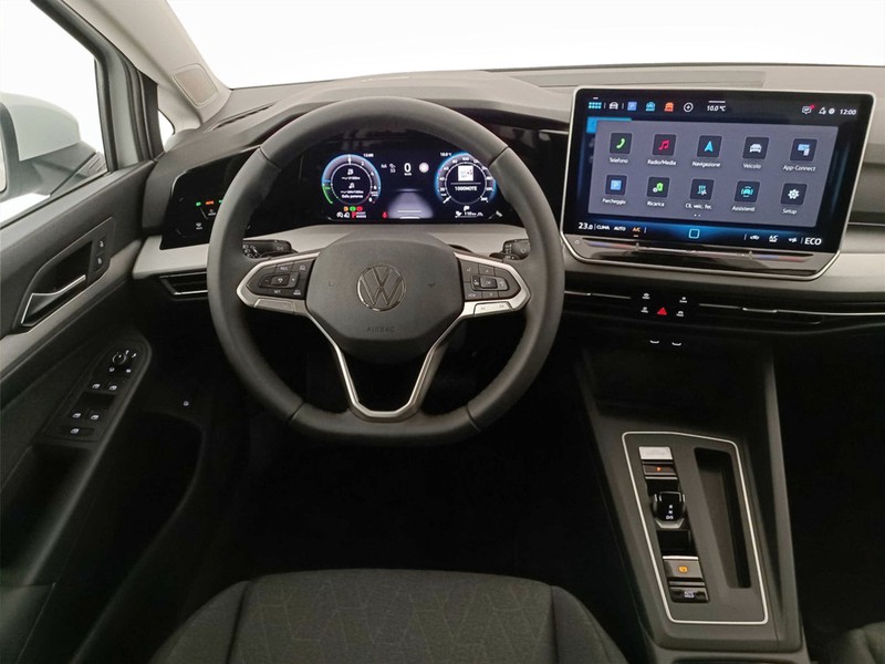 7 - Volkswagen Golf 1.5 tsi ehybrid 204cv edition plus dsg