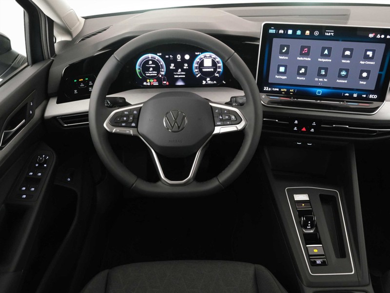 7 - Volkswagen Golf 1.5 tsi ehybrid 204cv edition plus dsg