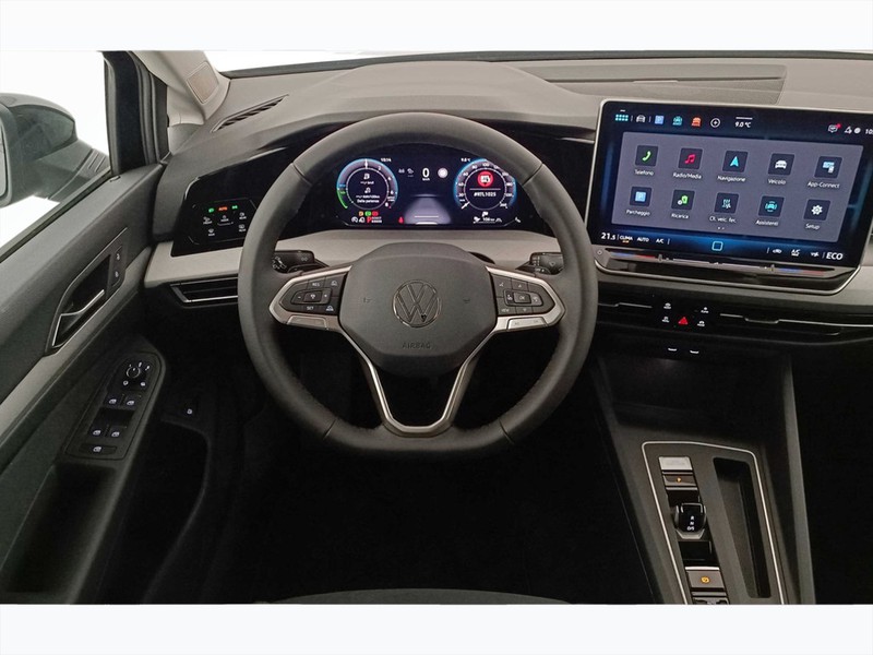 7 - Volkswagen Golf 1.5 tsi ehybrid 204cv edition plus dsg