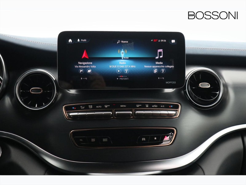 13 - Mercedes Vans EQV long 300