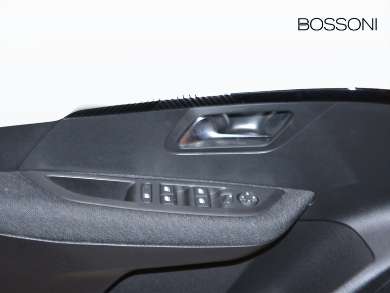 13 - Peugeot 208 1.2 puretech 100cv style s&s