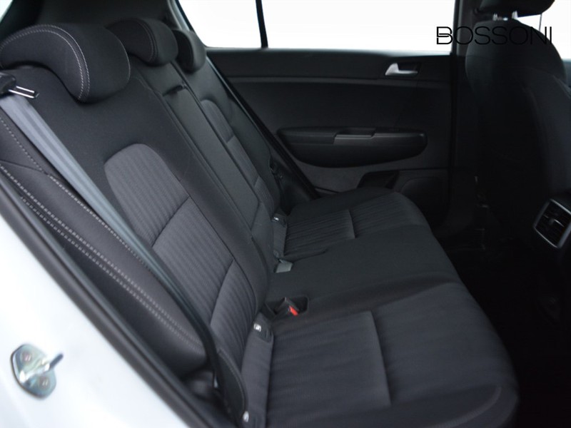 7 - Kia Sportage 1.6 crdi 115cv business class 2wd
