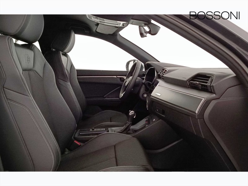 31 - Audi Q3 35 2.0 tdi s line edition s tronic