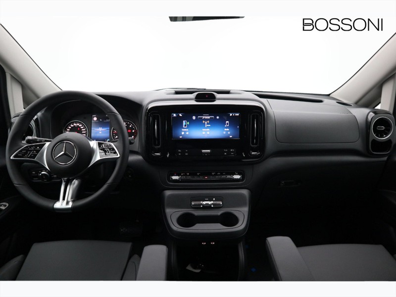 13 - Mercedes Vans Vito mixto 114 cdi long select 4x4 9g-tronic